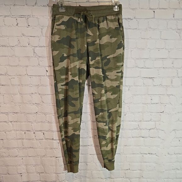 Old Navy Camouflage Jogger Pants size XS - Picture 1 of 6